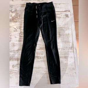 SOLD— Black Nike Dri-Fit Leggings